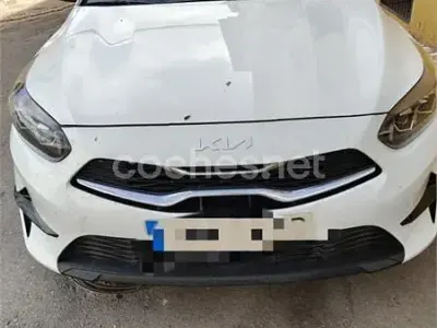 Usado Kia Ceed 120 CV (88 kW) 2022 Blanco Utilitario