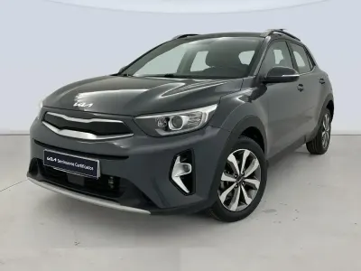 Usado Kia Stonic 100 CV (73 kW) 2021 Gris SUV