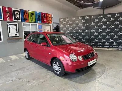 Usado VW Polo Match 55 CV (40 kW) 2003 Granate Berlina