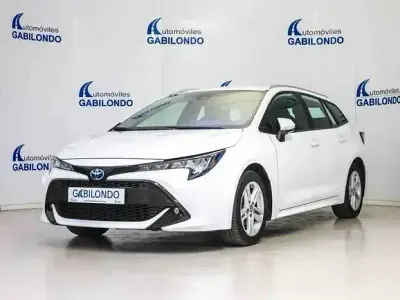 Usado Toyota Corolla Business Edition 122 CV (89 kW) 2023 Blanco Familiar