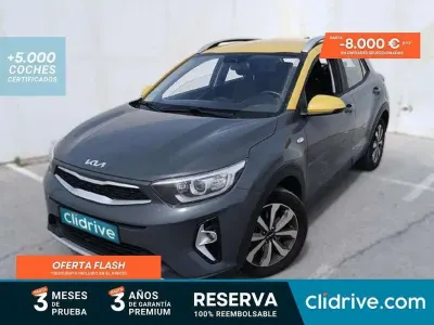 Usado Kia Stonic 84 CV (61 kW) 2022 Gris SUV