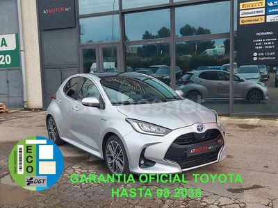 Usado Toyota Yaris Hybrid Edition 116 CV (85 kW) 2021 Gris / plata Berlina
