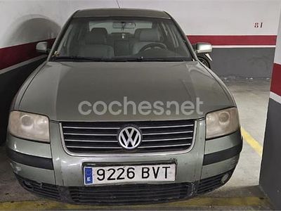 Usado VW Passat Edition 101 CV (74 kW) 2002 Verde Berlina