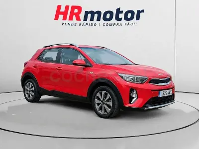 Usado Kia Stonic 100 CV (73 kW) 2024 Rojo SUV