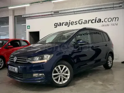 Usado VW Touran Advance 115 CV (84 kW) 2017 Azul Monovolumen