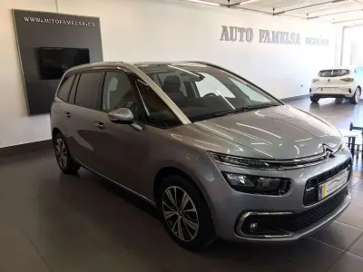 Usado Citroën C4 120 CV (88 kW) 2018 Azul Familiar