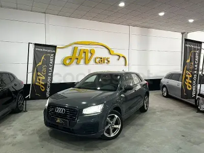 Usado Audi Q2 Advanced Plus 190 CV (139 kW) 2018 Gris / plata SUV