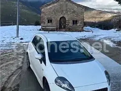 Usado Fiat Grande Punto Sport 90 CV (66 kW) 2009 Blanco Utilitario
