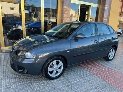Usado Seat Ibiza 100 CV (73 kW) 2007 Gris / plata Utilitario