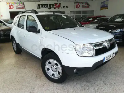 Usado Dacia Duster Lauréate 85 CV (62 kW) 2010 Blanco SUV
