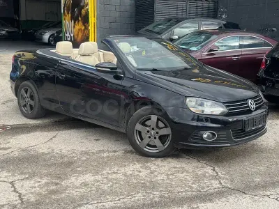 Usado VW Eos Sport 160 CV (117 kW) 2013 Negro Descapotable