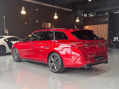 Usado Cupra Leon VZ 300 CV (220 kW) 2023 Granate Familiar
