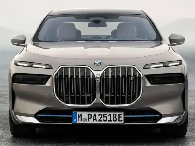 Usado BMW i7 400 kW (544 CV) 2023 Gris Berlina