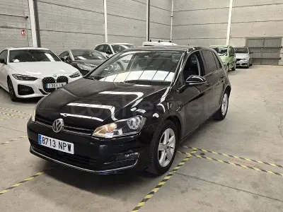 Usado VW Golf VII Advance 125 CV (91 kW) 2016 Negro Berlina