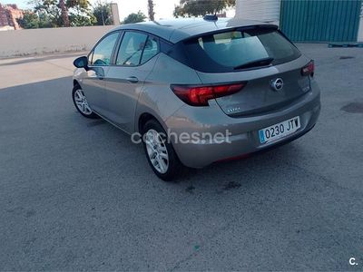 Usado Opel Astra Selective 105 CV (77 kW) 2016 Beige Berlina
