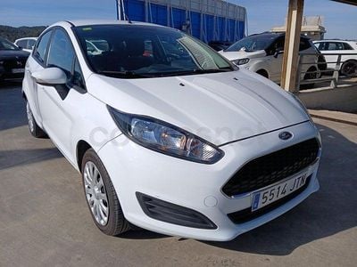 Usado Ford Fiesta Trend 75 CV (55 kW) 2016 Blanco Berlina