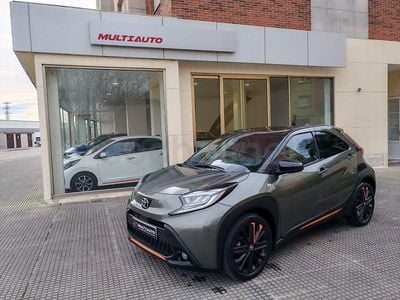 Usado Toyota Aygo X Edition 72 CV (52 kW) 2022 Verde SUV