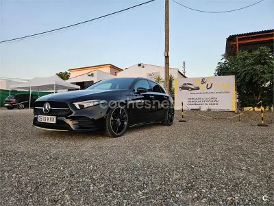 Usado Mercedes A180 122 CV (89 kW) 2019 Negro Berlina