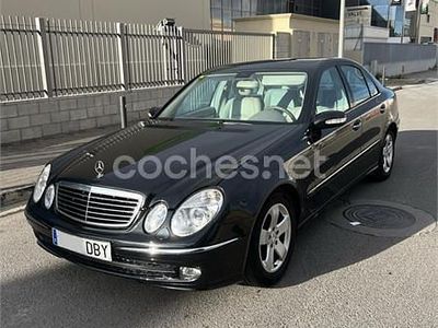 Negro Usado 2004 Mercedes E320 Avantgarde Berlina | 7900 € (Caro)