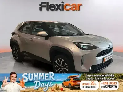 Usado Toyota Yaris Active 116 CV (85 kW) 2024 Gris Utilitario