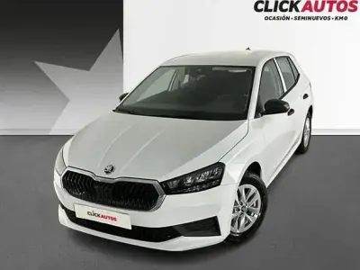 Usado Skoda Fabia Essence 80 CV (58 kW) 2025 Plata Utilitario