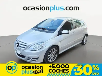 Usado Mercedes B180 109 CV (80 kW) 2010 Gris Monovolumen