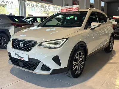 Usado Seat Arona Xperience 110 CV (80 kW) 2022 Blanco SUV
