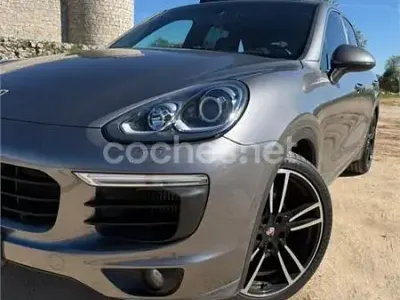 Usado Porsche Cayenne 262 CV (192 kW) 2015 Gris / plata SUV