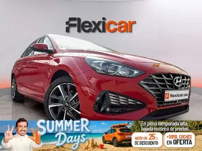 Usado Hyundai i30 110 CV (80 kW) 2022 Rojo Utilitario