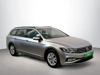 Usado VW Passat Business 150 CV (110 kW) 2022 Plateado Familiar