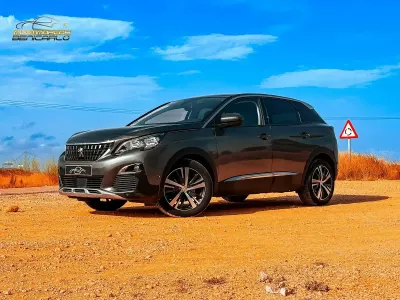 Usado Peugeot 3008 Allure 130 CV (95 kW) 2020 Verde SUV