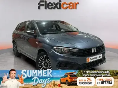 Usado Fiat Tipo 130 CV (95 kW) 2022 Gris Familiar