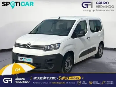 Usado Citroën Berlingo Live 102 CV (75 kW) 2020 Blanco Monovolumen