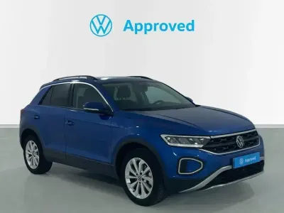 Begagnad VW T-Roc Life 110 HK (80 kW) 2024 Blå SUV