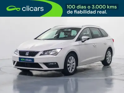 Usado Seat Leon Style 115 CV (84 kW) 2019 Blanco Familiar