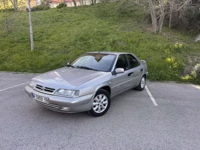 Usado Citroën Xantia Attraction 90 CV (66 kW) 1999 Plateado Berlina