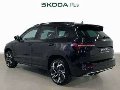 Usado Skoda Karoq SportLine 150 CV (110 kW) 2025 Negro SUV