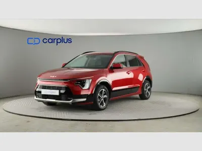 Usado Kia Niro 141 CV (103 kW) 2022 Rojo SUV