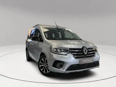 Usado Renault Kangoo Techno 95 CV (69 kW) 2023 Gris / plata Monovolumen