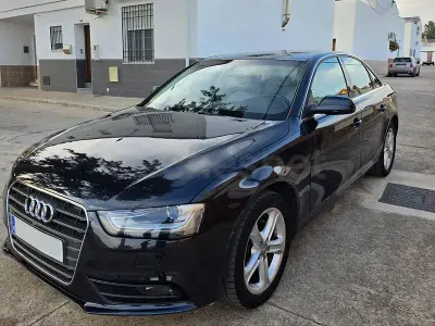 Usado Audi A4 143 CV (105 kW) 2013 Negro Berlina