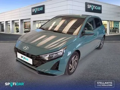 Usado Hyundai i20 101 CV (74 kW) 2025 Verde Utilitario