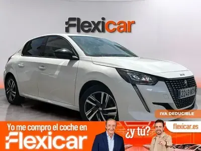 Usado Peugeot 208 Allure 100 CV (73 kW) 2023 Blanco Utilitario