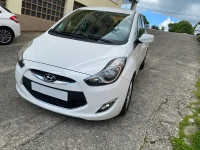 Usado Hyundai ix20 90 CV (66 kW) 2013 Blanco Utilitario