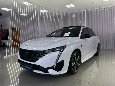 Usado Peugeot 308 SW GT 130 CV (95 kW) 2023 Blanco Familiar