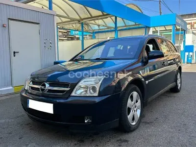 Usado Opel Vectra Elegance 177 CV (130 kW) 2005 Negro Familiar