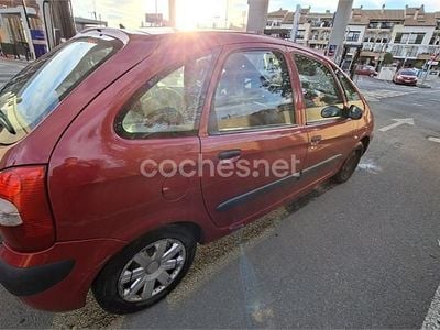 Usado Citroën Xsara Picasso 110 CV (80 kW) 2007 Granate Monovolumen