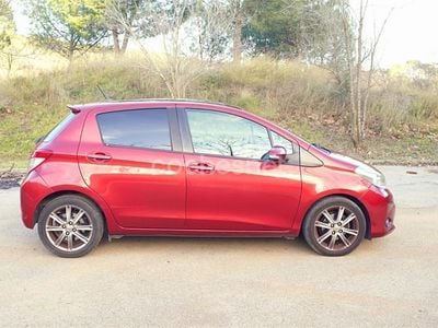 Granate Usado 2011 Toyota Yaris Sport Utilitario | 5490 € (Buen precio)