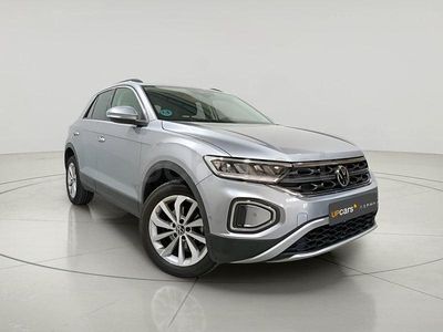 Usado VW T-Roc Life 110 CV (80 kW) 2022 Gris / plata SUV