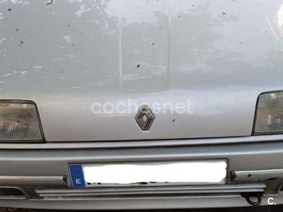 Usado Renault R9 95 CV (69 kW) 1991 Gris / plata Berlina