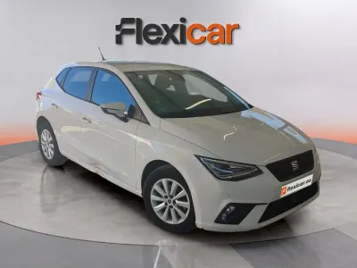 Usado Seat Ibiza Style 116 CV (85 kW) 2021 Blanco Utilitario